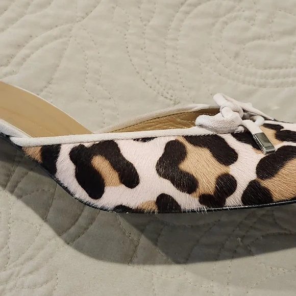 Stuart Weitzman Leopard Print Bow Mules - Picture 2 of 8